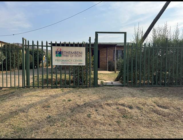 2 BEDROOM FREEHOLD FOR SALE IN MPOPHOMENI
